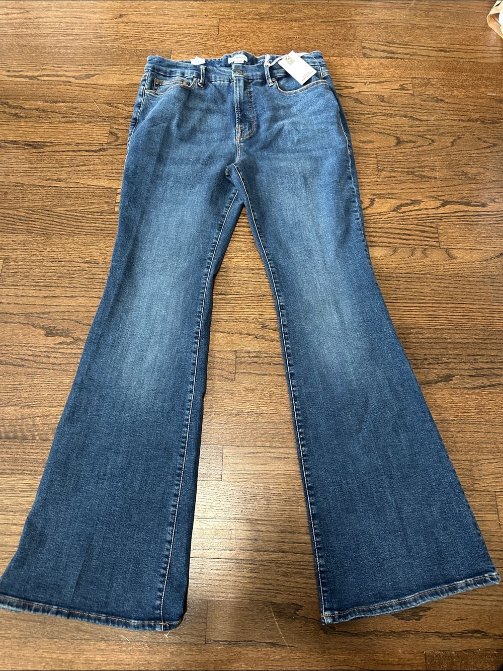 NWT Good American Good Leg Flare Stretch Mid Rise Skinny With Flare Legs Jeans